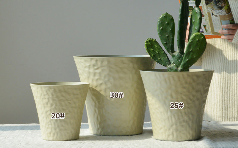 Luna Straight – Premium Metallic-Finish Planter