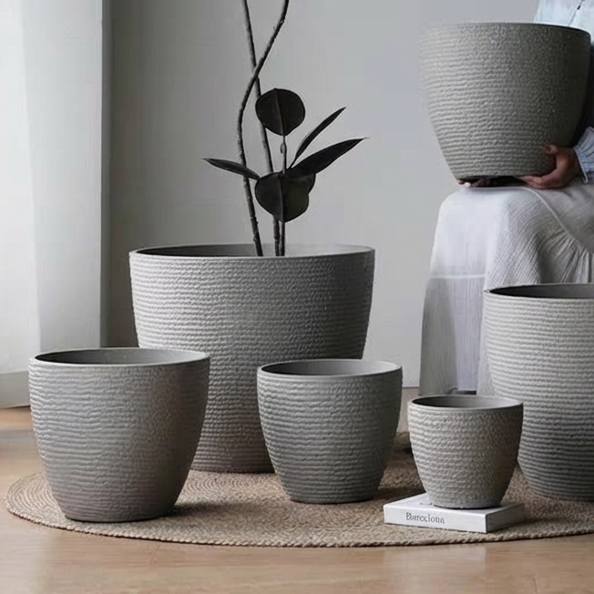 Cloudstone Classic Egg Planter - XL